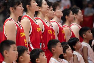 ?小吧在深圳现场看到了辽宁球迷团 今天能拿下晋级半决赛吗？